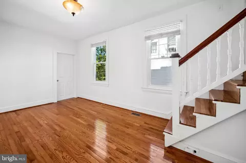 Living - 5220 Tramore Rd, Baltimore, MD 21214 photo 4 of 5