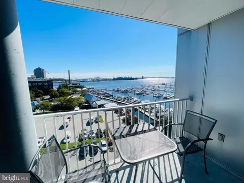 2702 Lighthouse Pt E #636, Baltimore, MD 21224