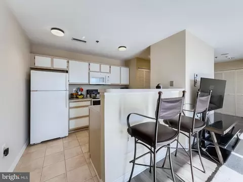 Kitchen - 2702 Lighthouse Pt E #636, Baltimore, MD 21224 photo 1 of 3