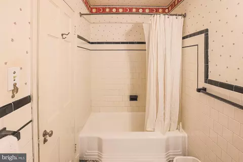 Bath - 3820 Menlo Dr, Baltimore, MD 21215 photo 3 of 3