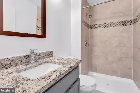 Bath - 716 Vine St, Baltimore, MD 21201 photo 1 of 2