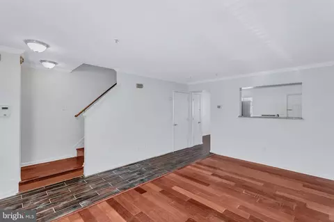 Living - 716 Vine St, Baltimore, MD 21201 photo 1 of 2