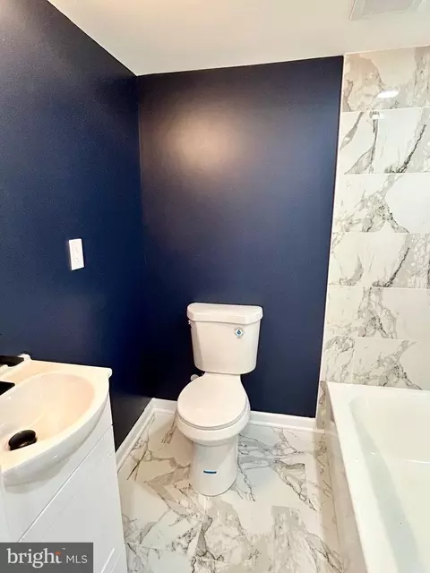 Bath - 5426 Bucknell Rd, Baltimore, MD 21206 photo 5 of 5