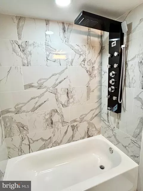 Bath - 5426 Bucknell Rd, Baltimore, MD 21206 photo 4 of 5