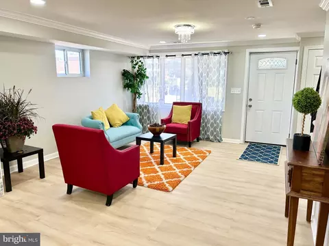 Living - 5426 Bucknell Rd, Baltimore, MD 21206 photo 2 of 4