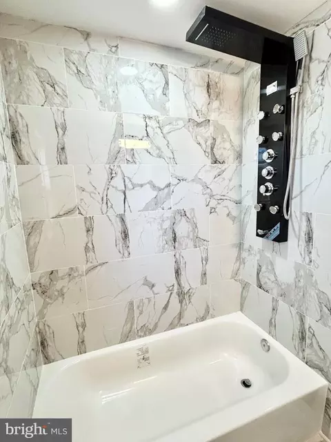 Bath - 5426 Bucknell Rd, Baltimore, MD 21206 photo 2 of 5