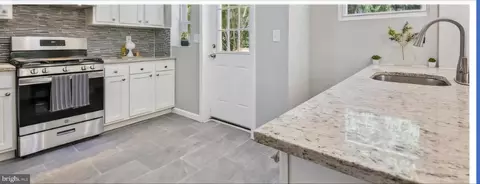 Entry Way - 5606 Pimlico Rd, Baltimore, MD 21209 photo 6 of 9