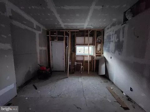 Entry Way - 3033 Grayson St, Baltimore, MD 21216 photo 1 of 6