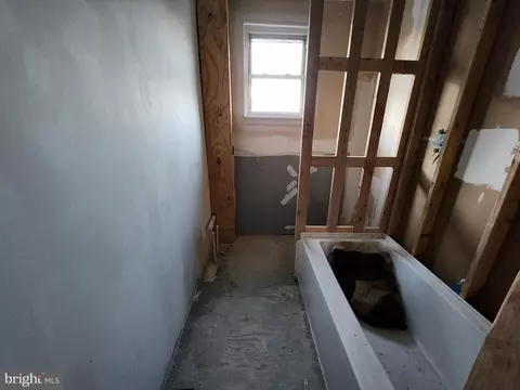 Bath - 3033 Grayson St, Baltimore, MD 21216 photo 1 of 1