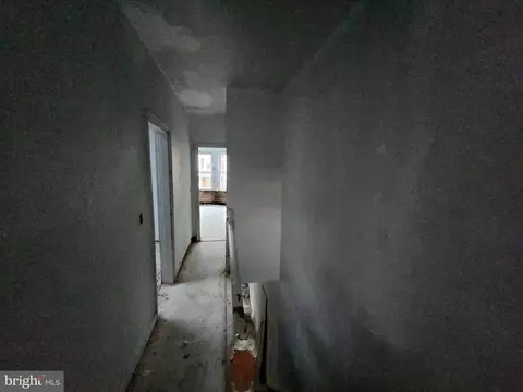 Entry Way - 3033 Grayson St, Baltimore, MD 21216 photo 4 of 6