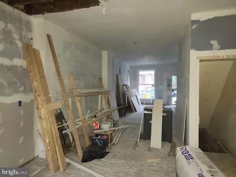 Entry Way - 3033 Grayson St, Baltimore, MD 21216 photo 2 of 6