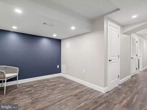 Entry Way - 614 Cheraton Rd, Baltimore, MD 21225 photo 2 of 2