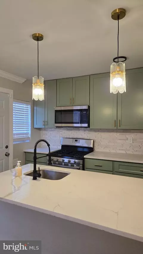 Kitchen - 614 Cheraton Rd, Baltimore, MD 21225 photo 3 of 3