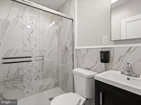 Bath - 614 Cheraton Rd, Baltimore, MD 21225 photo 1 of 4