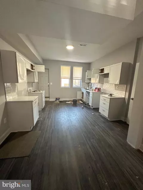 Entry Way - 2230 E Chase St, Baltimore, MD 21213 photo 2 of 4