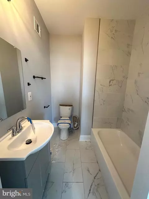 Bath - 2230 E Chase St, Baltimore, MD 21213 photo 2 of 2