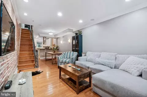 Entry Way - 320 S Lehigh St, Baltimore, MD 21224 photo 1 of 11