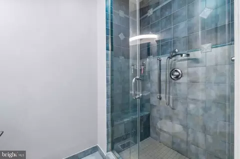 Bath - 320 S Lehigh St, Baltimore, MD 21224 photo 2 of 3