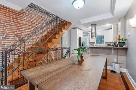 Entry Way - 320 S Lehigh St, Baltimore, MD 21224 photo 2 of 11