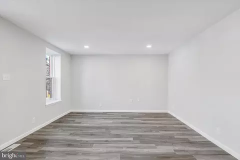 Living - 516 Warner St, Baltimore, MD 21230 photo 1 of 4