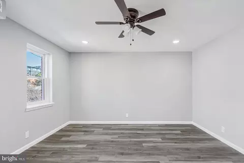 Living - 516 Warner St, Baltimore, MD 21230 photo 4 of 4