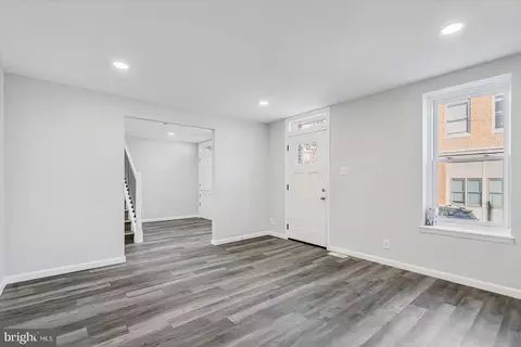 Living - 516 Warner St, Baltimore, MD 21230 photo 3 of 4