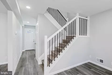 Entry Way - 516 Warner St, Baltimore, MD 21230 photo 1 of 6