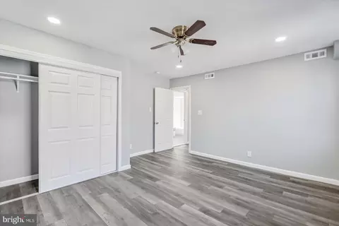Entry Way - 516 Warner St, Baltimore, MD 21230 photo 5 of 6