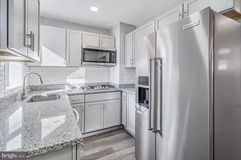 Kitchen - 516 Warner St, Baltimore, MD 21230 photo 1 of 3