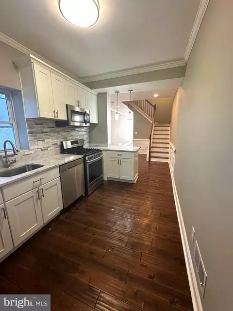 Entry Way - 1626 E Preston St, Baltimore, MD 21213 photo 2 of 5