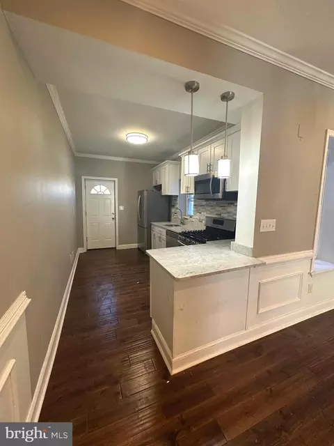 Entry Way - 1626 E Preston St, Baltimore, MD 21213 photo 3 of 5