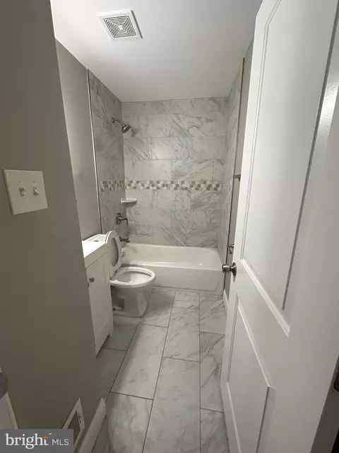 Entry Way - 1626 E Preston St, Baltimore, MD 21213 photo 4 of 5