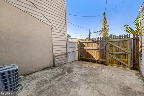 Exterior - 3336 Keswick Rd, Baltimore, MD 21211 photo 4 of 12