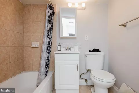 Bath - 615 Oldham St, Baltimore, MD 21224 photo 1 of 2