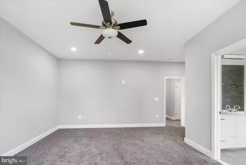 Entry Way - 6812 Everall Ave, Baltimore, MD 21206 photo 10 of 16