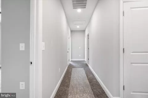 Entry Way - 6812 Everall Ave, Baltimore, MD 21206 photo 9 of 16
