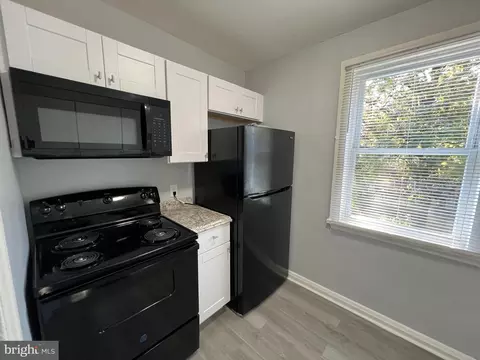 Kitchen - 1100 Gleneagle Rd, Baltimore, MD 21239 photo 2 of 5