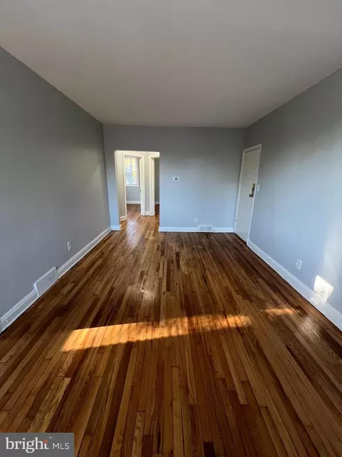 Living - 1100 Gleneagle Rd, Baltimore, MD 21239 photo 3 of 4