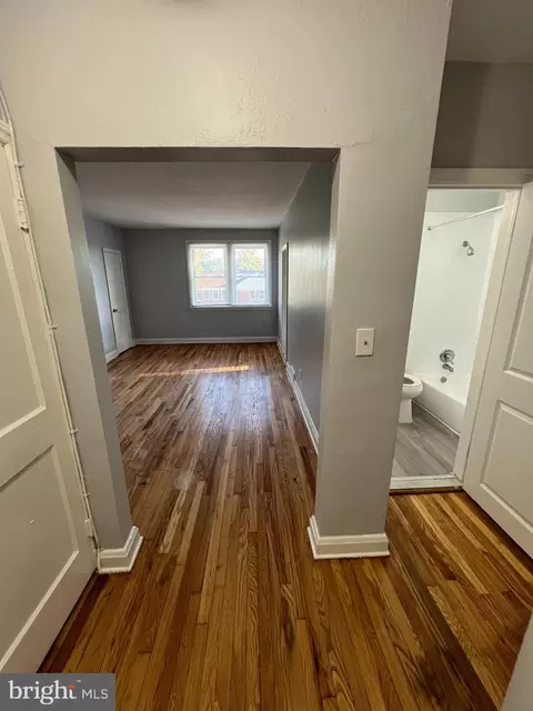 Entry Way - 1100 Gleneagle Rd, Baltimore, MD 21239 photo 2 of 2