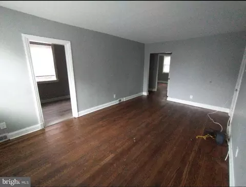 Living - 1100 Gleneagle Rd, Baltimore, MD 21239 photo 4 of 4
