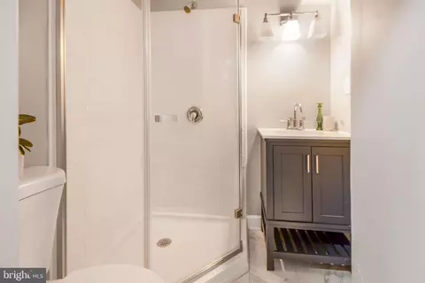 Bath - 5528 Plainfield Ave, Baltimore, MD 21206 photo 2 of 2