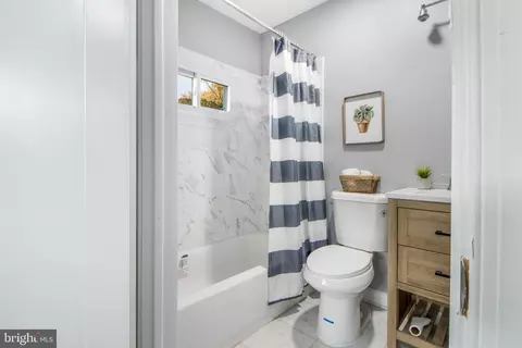 Entry Way - 5528 Plainfield Ave, Baltimore, MD 21206 photo 1 of 2