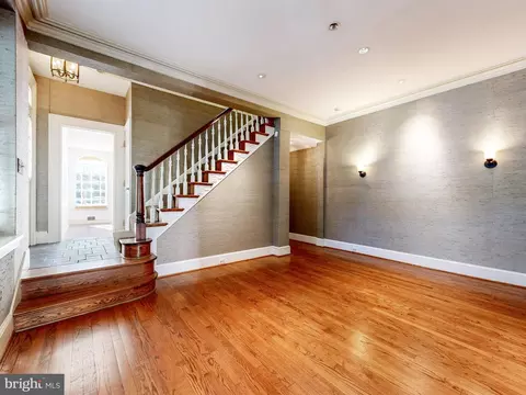 Living - 228 Warren Ave, Baltimore, MD 21230 photo 3 of 10