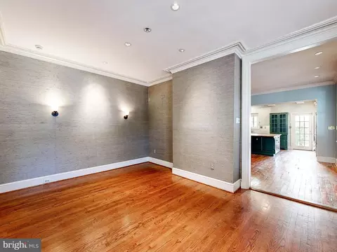 Living - 228 Warren Ave, Baltimore, MD 21230 photo 4 of 10