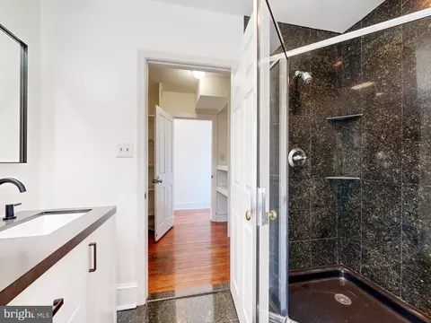 Bath - 228 Warren Ave, Baltimore, MD 21230 photo 4 of 4