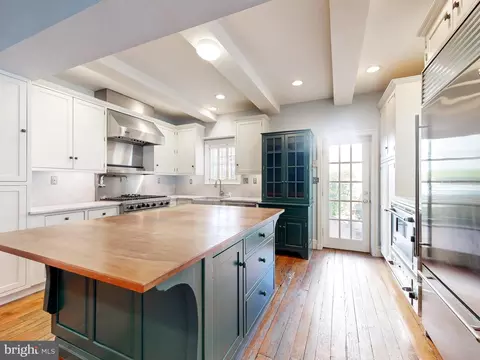 Kitchen - 228 Warren Ave, Baltimore, MD 21230 photo 2 of 9