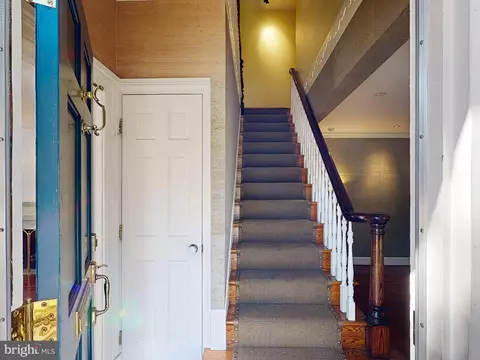 Entry Way - 228 Warren Ave, Baltimore, MD 21230 photo 1 of 4