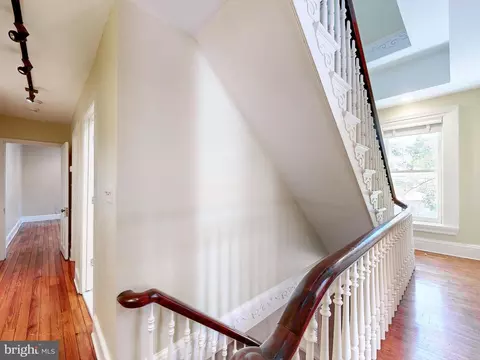 Entry Way - 228 Warren Ave, Baltimore, MD 21230 photo 4 of 4