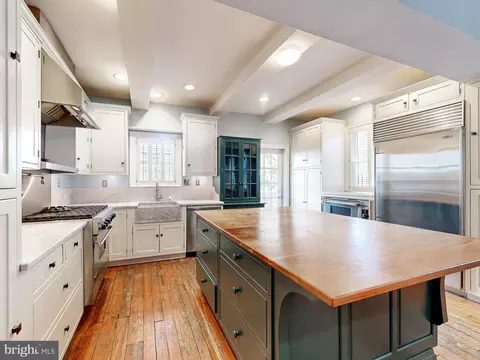 Kitchen - 228 Warren Ave, Baltimore, MD 21230 photo 3 of 9