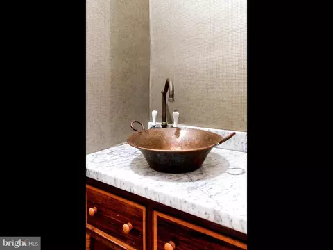 Bath - 228 Warren Ave, Baltimore, MD 21230 photo 1 of 4